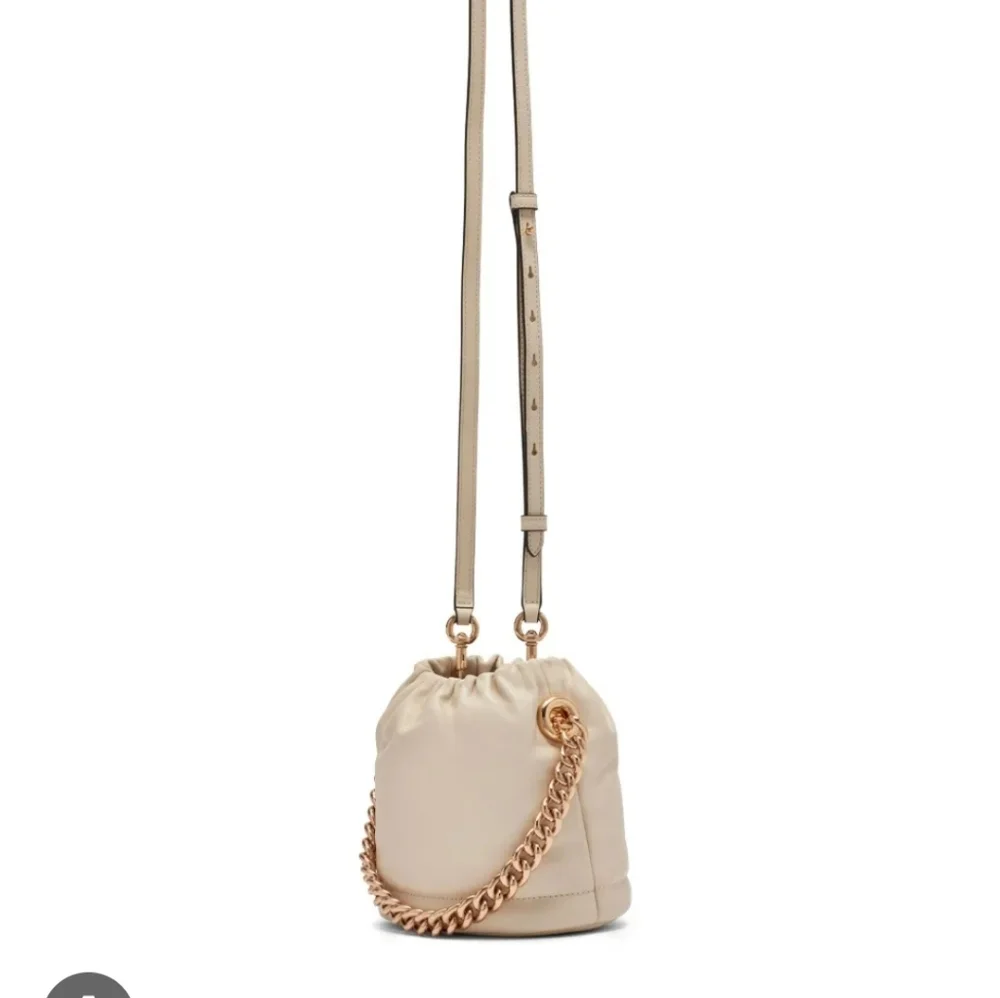 Marc Jacobs Small Leather Bucket Bag in Marshmallow NWT - Picture 2 of 10